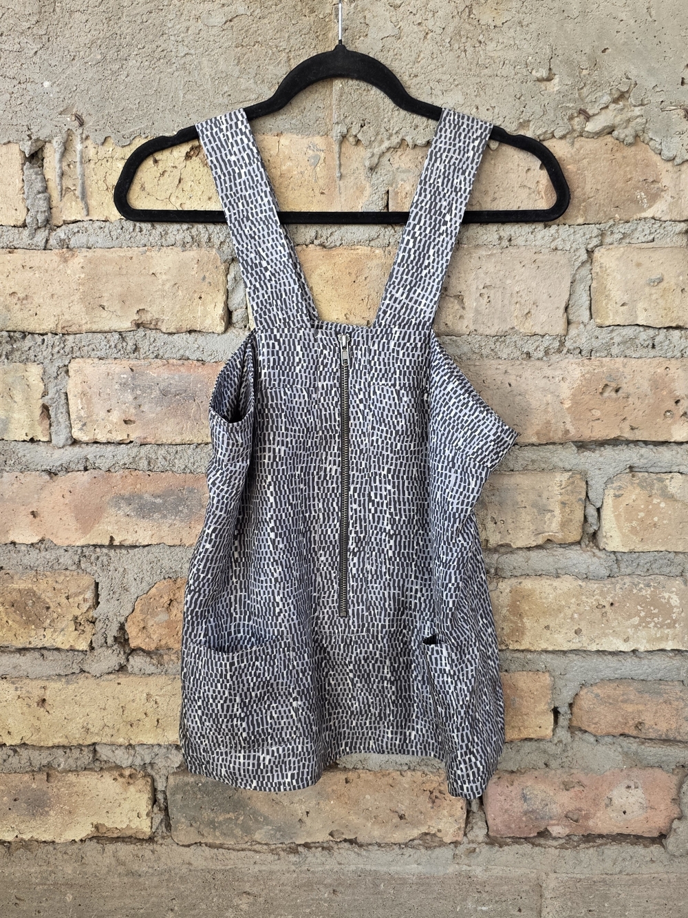 NWT Development by Erica Davies 100% Silk Zip Front Cami Top Stone Size 8